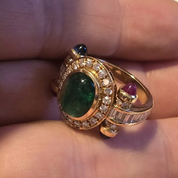 Women's 18kt Gold & Diamonds Halo Ring $13835.00 - Picture 3 of 9